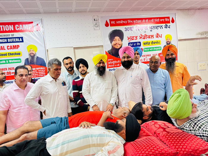 Councillor Buterla organized a blood donation and medical checkup camp in memory of his late brother.